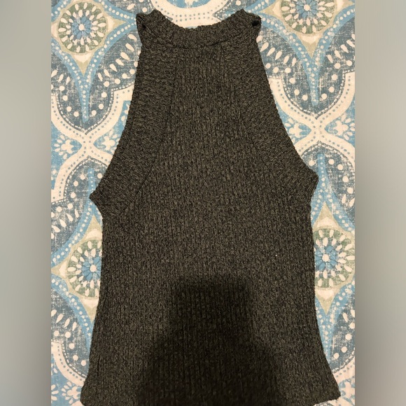 Green Top - Picture 1 of 3